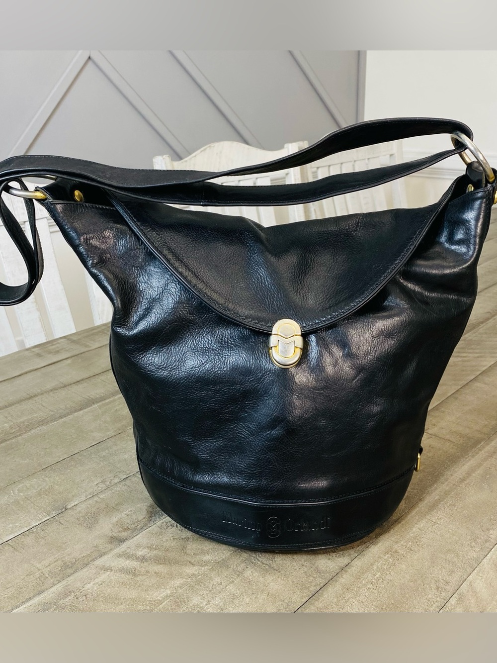 Vintage Marino Orlandi Black Leather Bucket Bag Made in Italy - Gold Push Lock